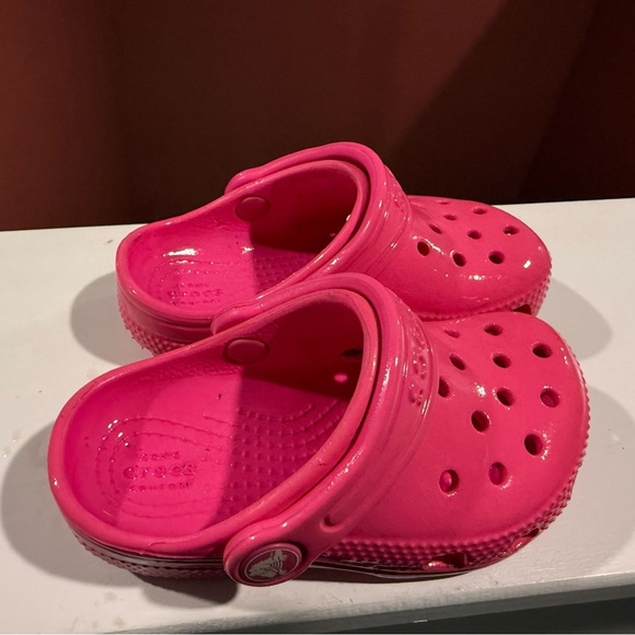 Kids Pink Crocs - Picture 7 of 9